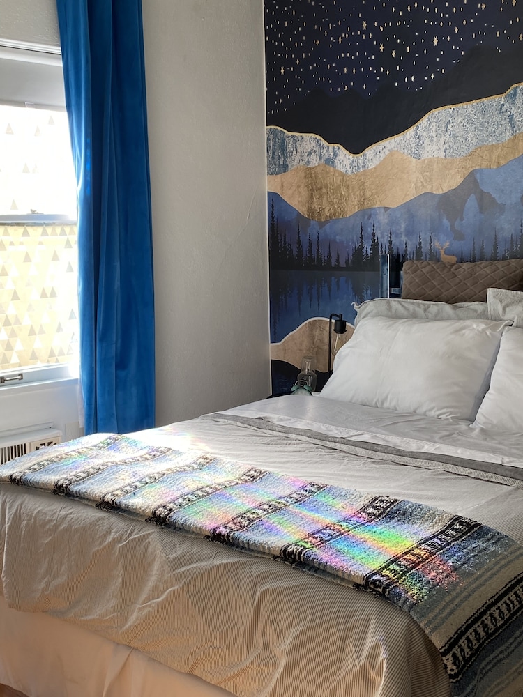 The Walton A centrally located historic apartment Silver City Vrbo