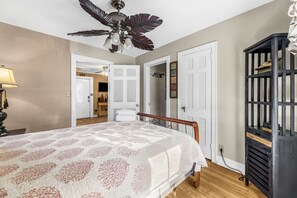 3 habitaciones, escritorio, tabla de planchar con plancha y wifi gratis 