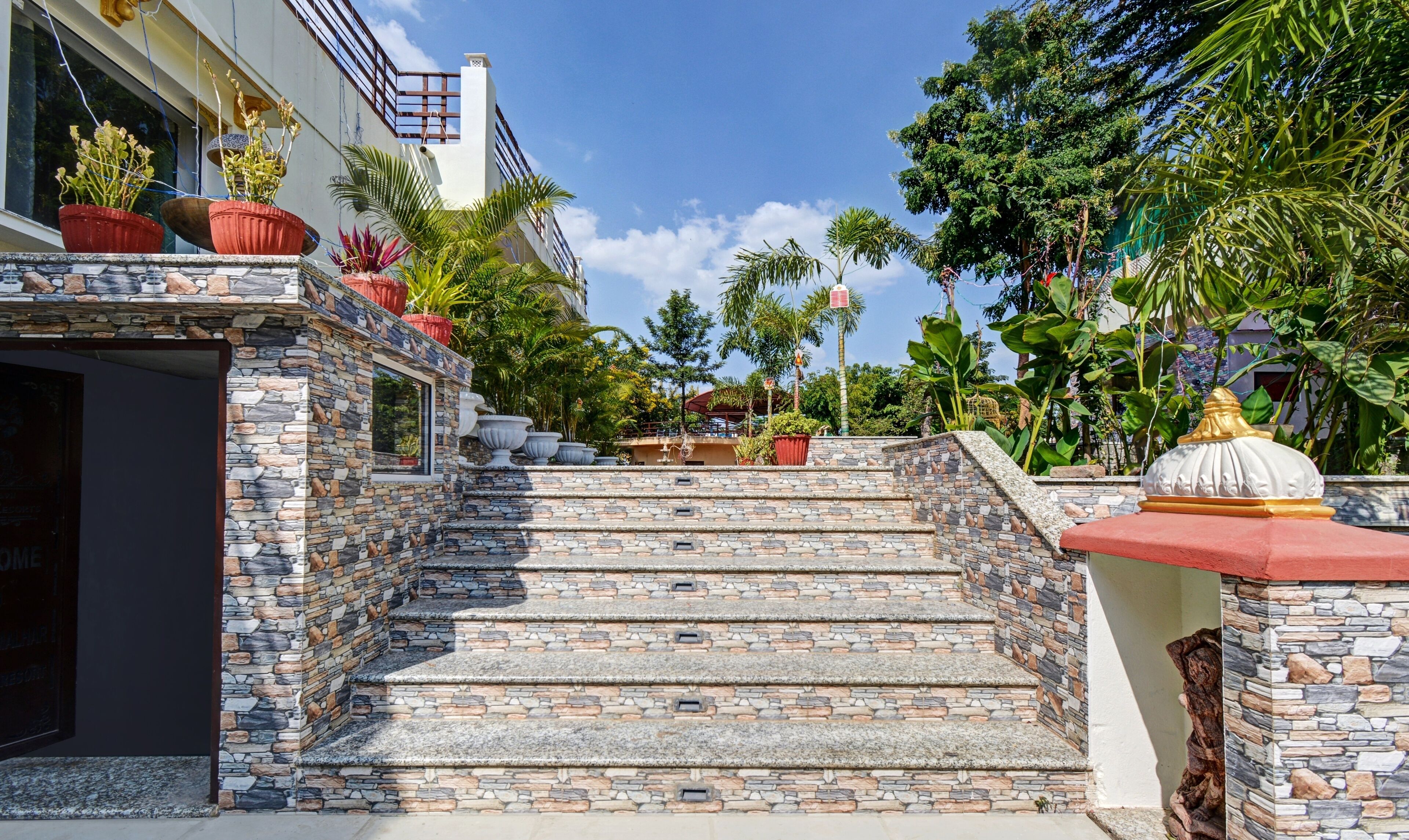 Foto - Treebo Trend The Lavit Malhar With Mountain View