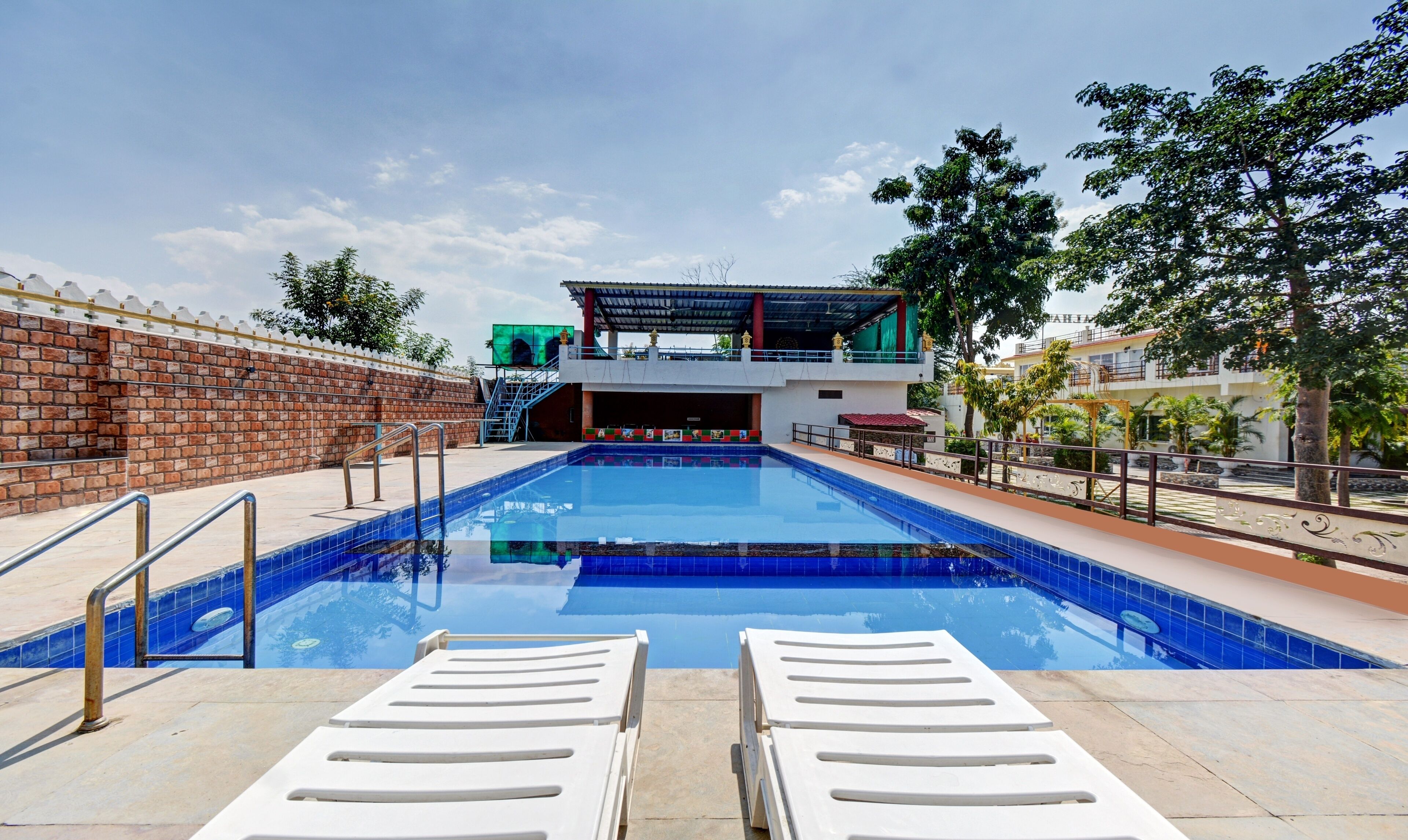 Foto - Treebo Trend The Lavit Malhar With Mountain View