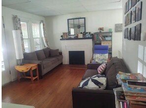 Smart TV, books - Cheerful 3 bedroom cottage in Lakeside Ohio (Lakeside Marblehead)
