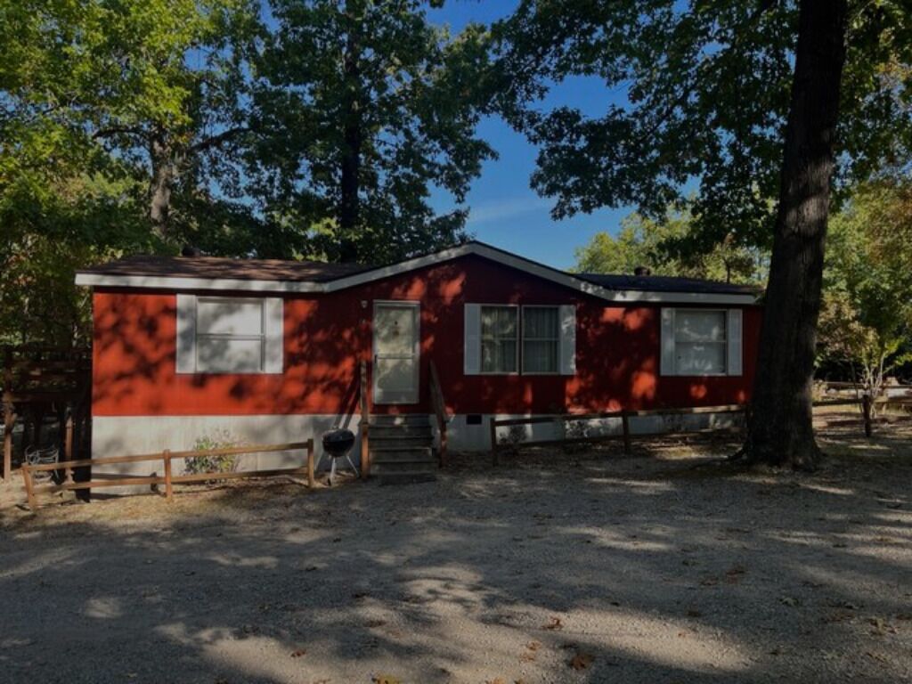 14) Three Bedroom Deluxe NO PETS ALLOWED