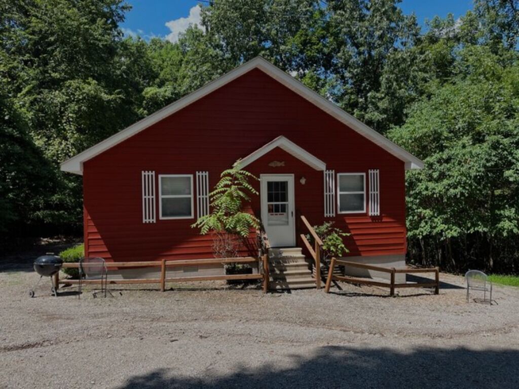 16) Four Bedroom Deluxe NO PETS ALLOWED