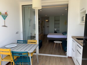 1 chambre, bureau, fer et planche à repasser, Wi-Fi