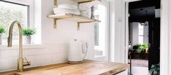 Stylish Designer 4-Bed Home in the Heart of Belfast