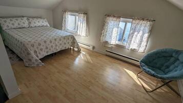 2 dormitorios, escritorio, wifi gratis y ropa de cama