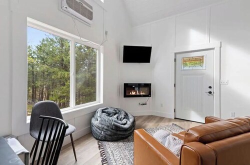 Tiny Home on 5 acres - Deadwood