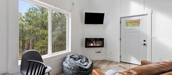 Tiny Home on 5 acres - Deadwood