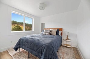 2 bedrooms, travel crib, WiFi, bed sheets