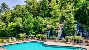 Unclassified image, 3 of 38, button - Mountain View/Hot Tubs/Pools/Game Room/Putt-Putt Course/Master Bedrooms (Sevierville)