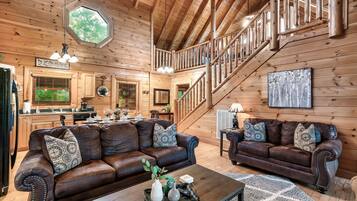 Een smart-tv, een open haard, een dvd-speler en tafelvoetbal