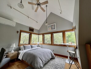 1 bedroom, desk, free WiFi, bed sheets