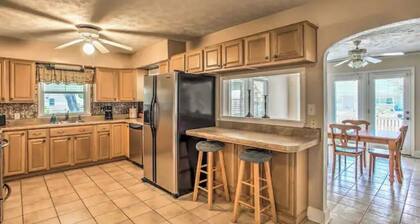 Elegant, Huge, 4King/Private Pool/Huge Yard/GameGarage/Rooftop Deck w Ocean View