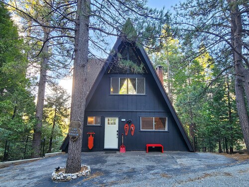 A-Frame - 4 Bedroom + Loft Game Room • Lake Access • Fenced Yard • AC