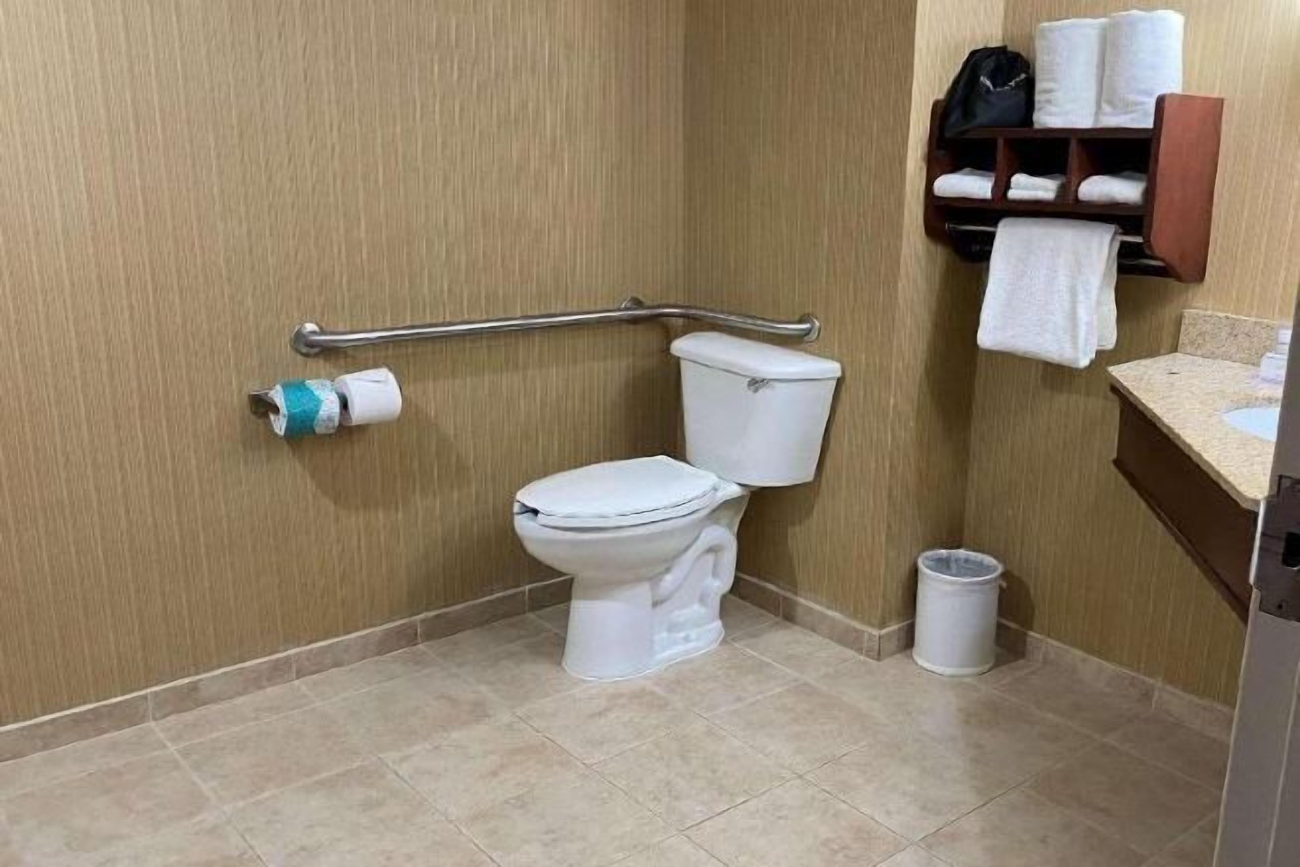 免费洗浴用品、吹风  机、毛巾