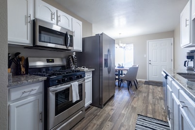 Newly renovated 3Bed 2Ba Family Home with Mountain View