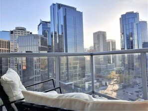 Property grounds - Luxury Condo by River w/City Views (Calgary)
