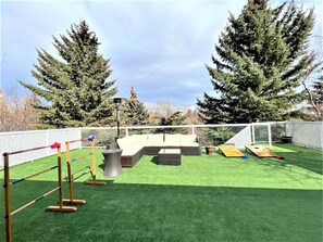 Property grounds - Boho Retreat w/King Bed on Bow River Pathway (Calgary)