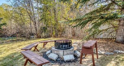 Boho Retreat w/King Bed on Bow River Pathway