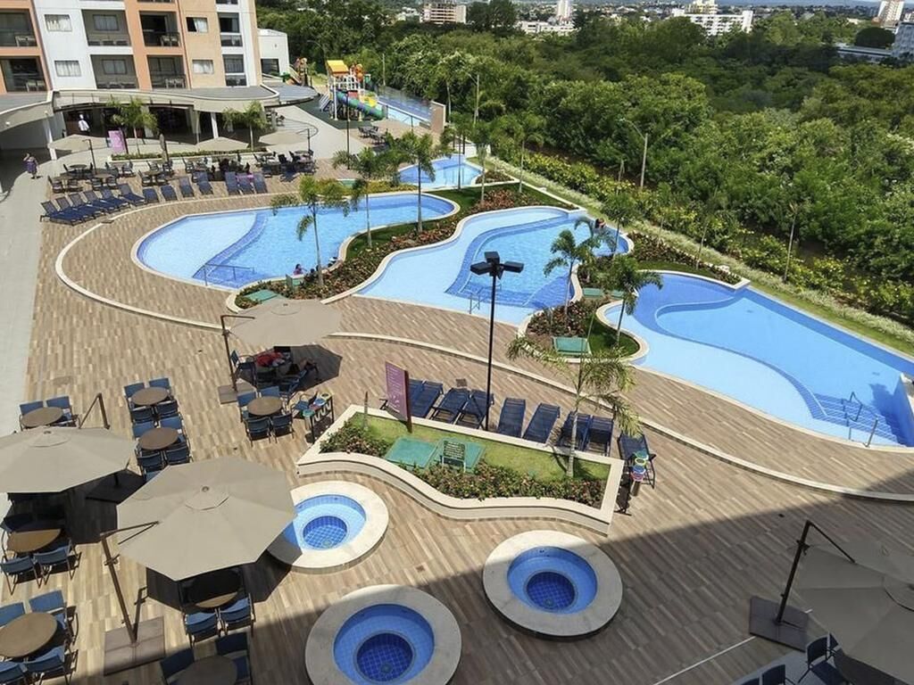 屋外プール、温水プール