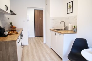 Apartment | 1 bedroom, blackout drapes, iron/ironing board, free WiFi