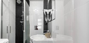 Apartment | Bathroom