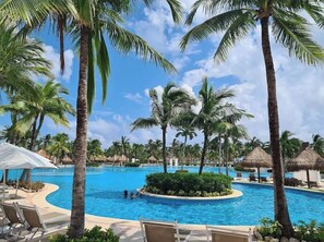Pool - Best luxury vacations  in Cancun. Includes VIP pass in all parks, Elite level (Riviera Maya)