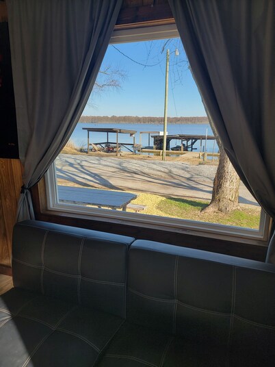 lake shower house with private boat dock free coffee wifi parking boat parking. 