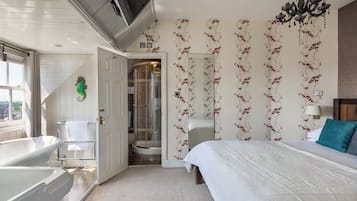 Desk, iron/ironing board, free WiFi, bed sheets