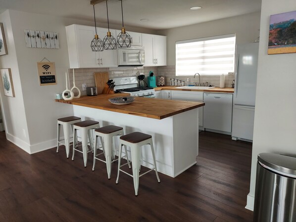 Fridge, microwave, oven, stovetop