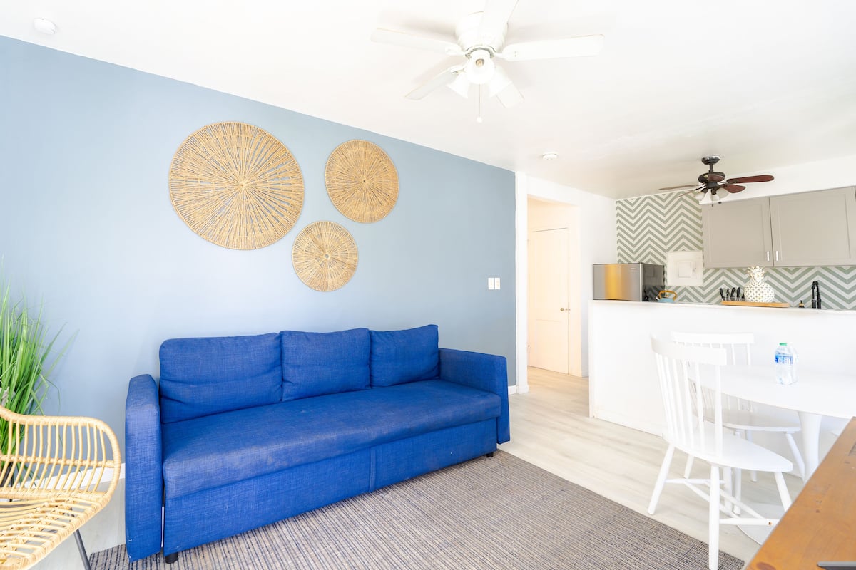 Junior Room, 1 Bedroom, Non Smoking | Living area