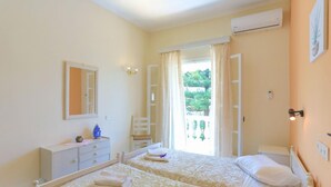 House - Frangiskos Tria in Pelekito Corfu (Corfu)