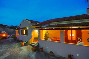 House | 3 bilik tidur 