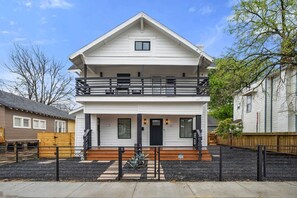 Exterior - Milby Entire Home · The O`Four, Entire Luxury Duplex in East Downtown (Houston)