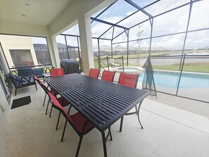 Outdoor dining - Luxurious 12BR 11.5BA independent self-contained large villa (Kissimmee)