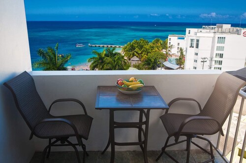 Beach View Vacation Condo Best Location