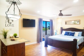 Tallelokero huoneessa, silitysrauta/-lauta, ilmainen Wi-Fi