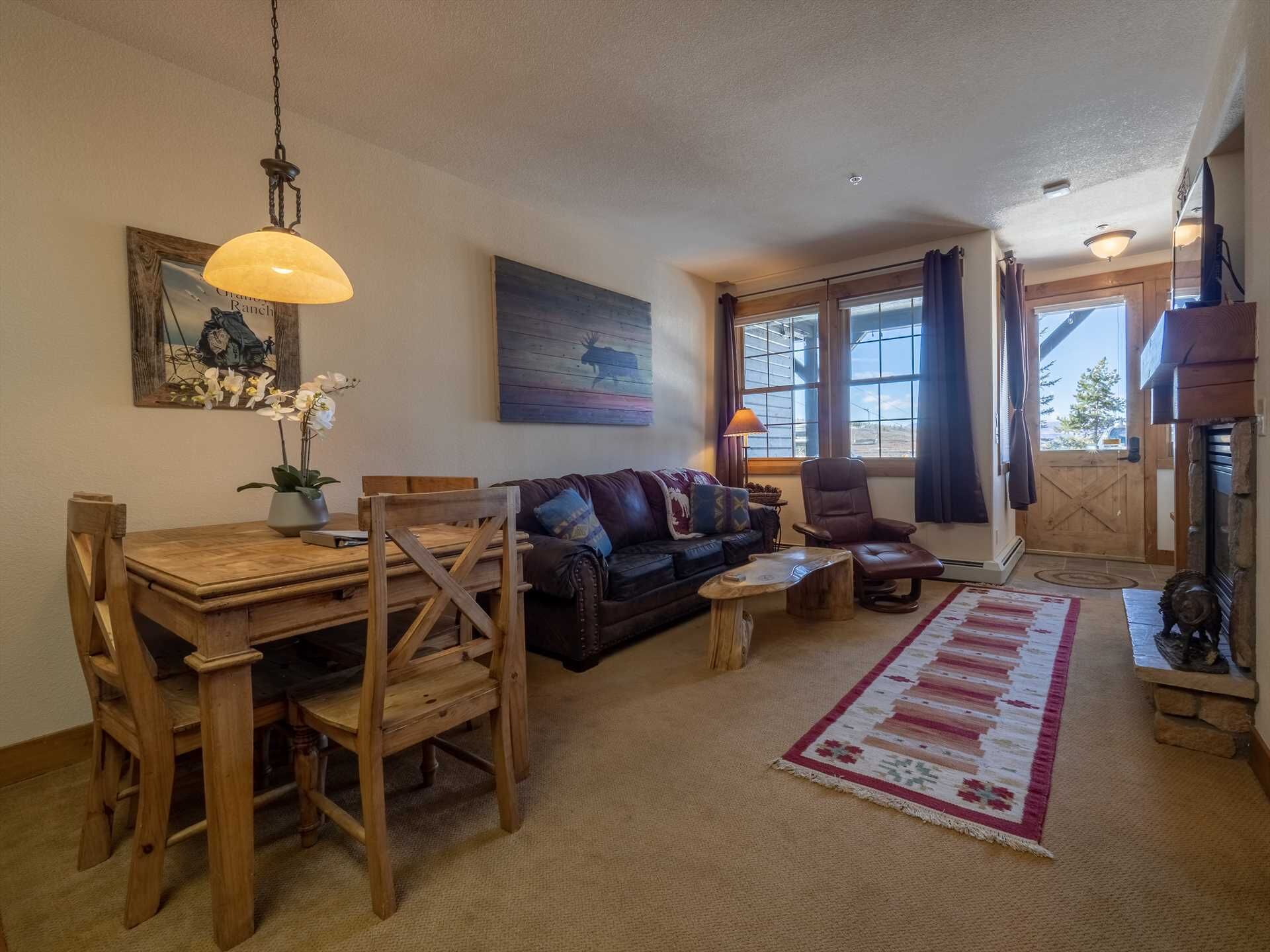 Kicking Horse Ski In/Out 2 bedroom condo in Granby Ranch with Hot Tub - Sleeps 6