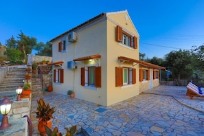 House | 2 bedrooms, WiFi