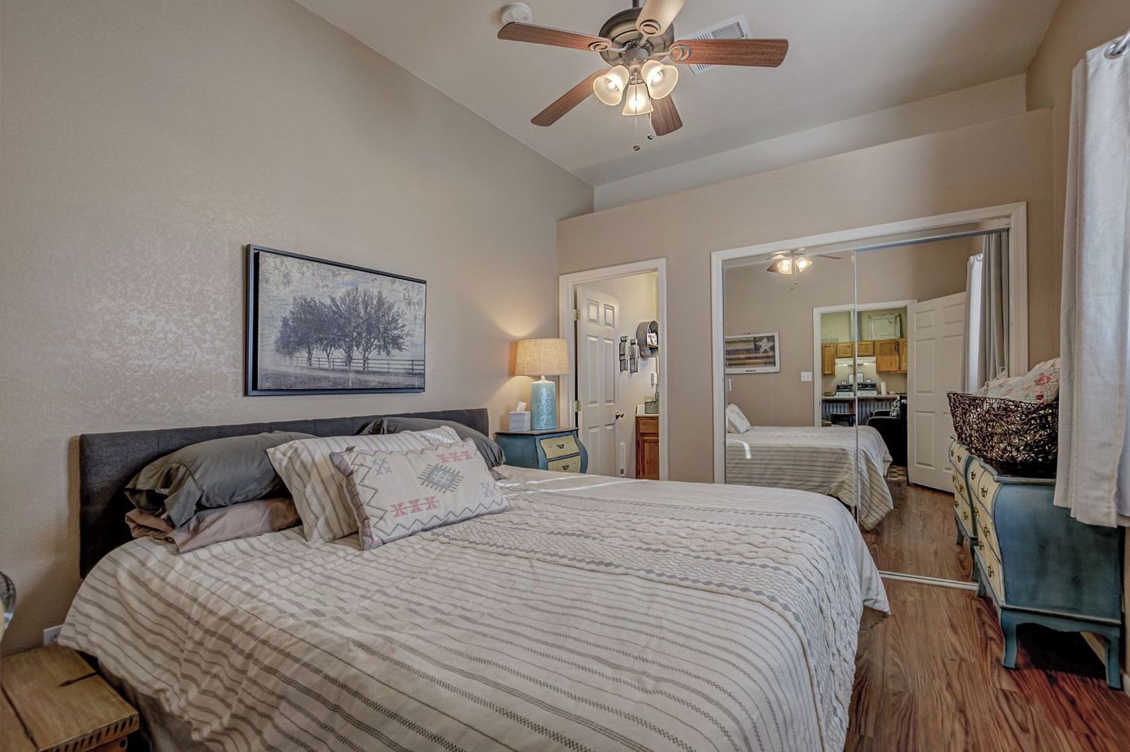 1 多间卧室、免费 WiFi、床单