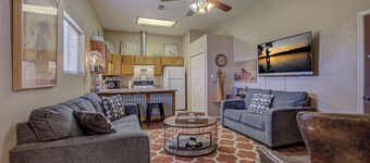 Guest House with horse privilege's, in the country & beautiful neighborhood. 