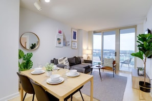 City Apartment | Dining room - Spectacular 1 BR Condo at Ballston (Arlington)