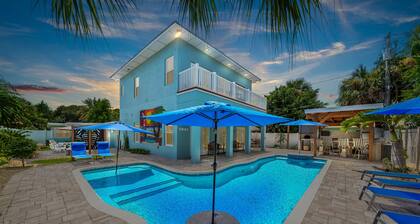 Kelena's Grand Kabana with Private Resort Style Heated Pool