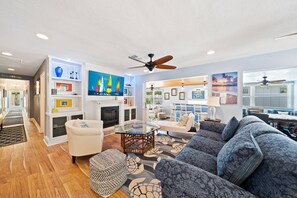 TV, peis og kontorer