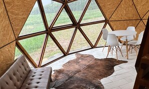 Premium Triple Room | Living area | MP3 dock - Cinco Cumbres luxury Camp & Eco Lodge (Uspallata)