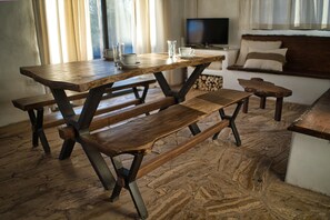 Living area - Cinco Cumbres luxury Camp & Eco Lodge (Uspallata)