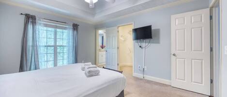 4 chambres, fer et planche à repasser, Wi-Fi, draps fournis