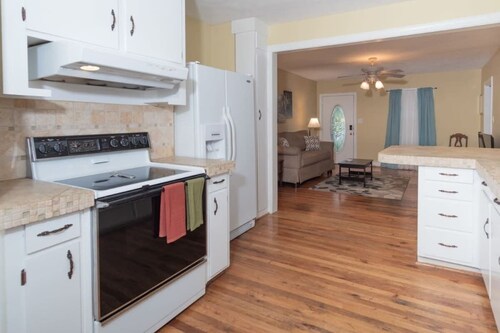 Mins to Ft Moore & Downtown - The Columbus Cottage