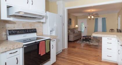 Mins to Ft Moore & Downtown - The Columbus Cottage