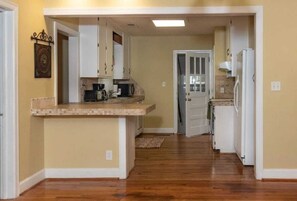 Unclassified image, 5 of 17, button